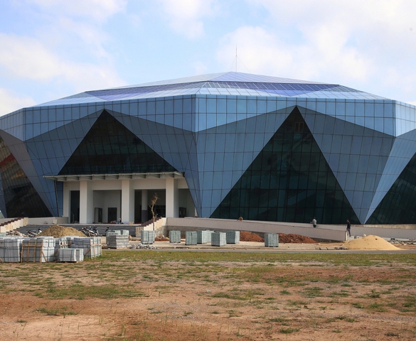 Nhà thi đấu hình kim cương duy nhất tại Việt Nam: Nằm tại tỉnh hẹp nhất với sân vận động 2.500 chỗ