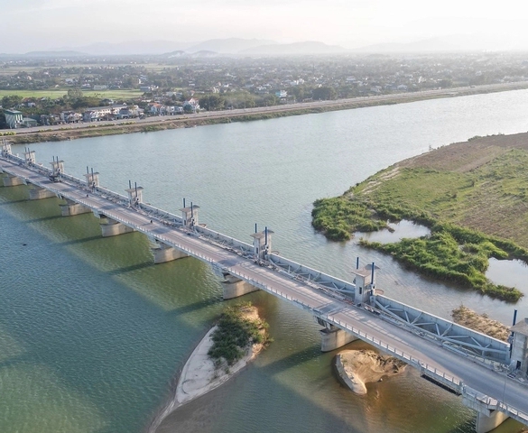 Sắp thông xe cây cầu thứ 7 bắc qua dòng sông huyền thoại lớn nhất tỉnh Quảng Ngãi