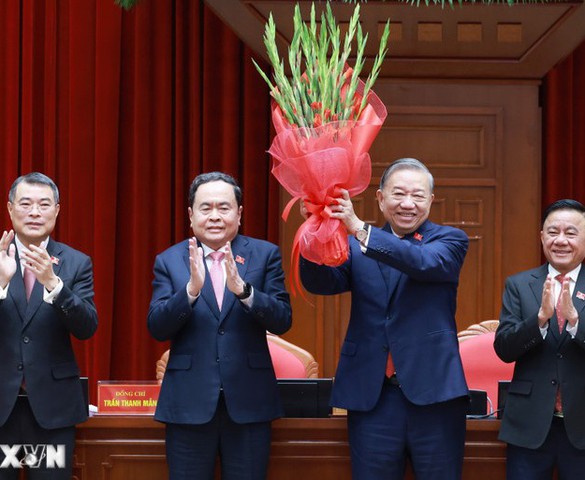 Ban Chấp hành TW Đảng khóa XIV thống nhất tuyệt đối bầu đồng chí Tô Lâm tiếp tục giữ chức Tổng Bí thư