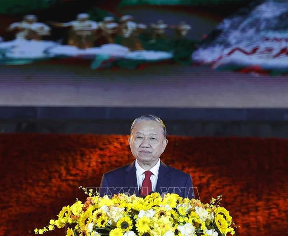 Tổng Bí thư dự Chương trình kỷ niệm 85 năm Ngày Bác Hồ về nước