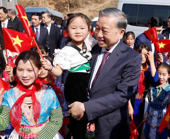 Tổng Bí thư: Tiếp tục nghiên cứu, mở rộng mô hình trường phổ thông nội trú liên cấp