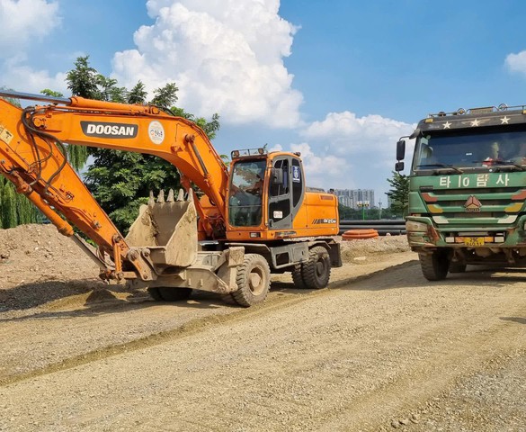 Phấn đấu thông xe kỹ thuật Dự án đường vành đai 2,5 đoạn Nguyễn Trãi - Đầm Hồng vào dịp 10/10