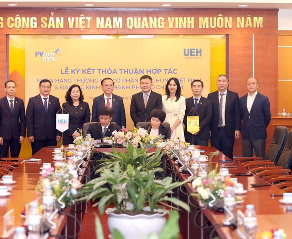 PVcomBank hợp tác với Đại học Kinh tế TP.HCM mở rộng hệ sinh thái tài chính giáo dục
