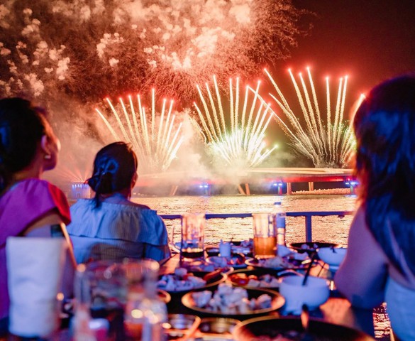 Bàn tiệc tại nhà hàng bia ven biển lớn nhất thế giới tại Phú Quốc có gì hấp dẫn dịp 20/10?