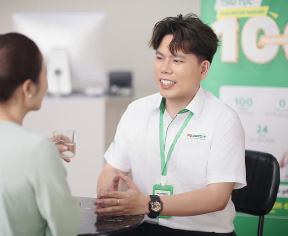 Giải bài toán vốn để tạo sinh kế bền vững, FE CREDIT sát cánh cùng nữ tài xế công nghệ