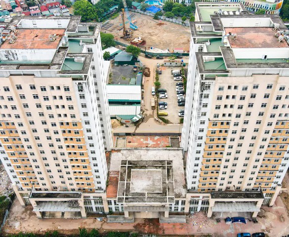 Cận cảnh toà nhà tái định cư cạnh khu đô thị Starlake vừa được Hà Nội yêu cầu sớm bàn giao