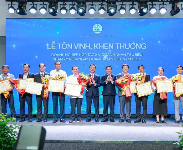 Vega City nhận Bằng khen của Chủ tịch UBND tỉnh Khánh Hòa, tiếp nối hành trình đồng hành cùng địa phương