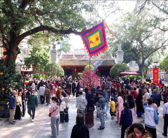 Con số ấn tượng: 1,34 triệu lượt khách "xông đất" Thủ đô dịp Tết Bính Ngọ