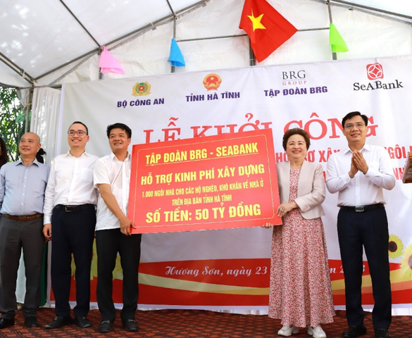 Madame Nguyễn Thị Nga và Tập đoàn BRG vinh dự được trao tặng Bằng khen của Thủ tướng Chính phủ