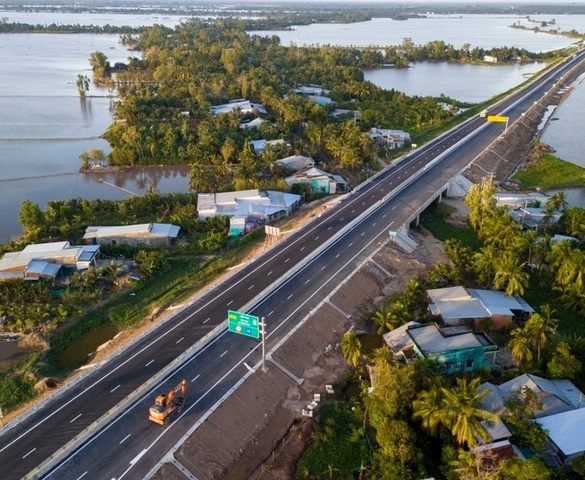 Dự kiến xây dựng cao tốc đi xuyên tỉnh có 3 mặt giáp biển, phá thế độc đạo của tuyến quốc lộ dài nhất Việt Nam