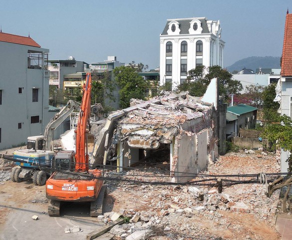 Phá dỡ nhà cao tầng, biệt thự, nhường chỗ ‘lên đời’ đại lộ đẹp nhất Thanh Hóa mang tên anh hùng dân tộc