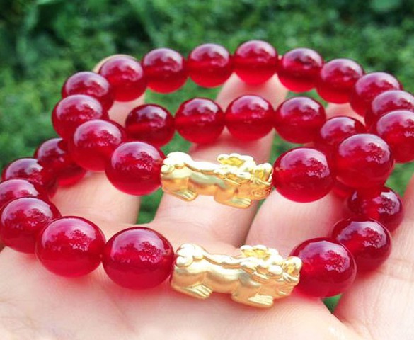 Em bé sinh năm Bính Ngọ - 2026 hợp với màu nào?