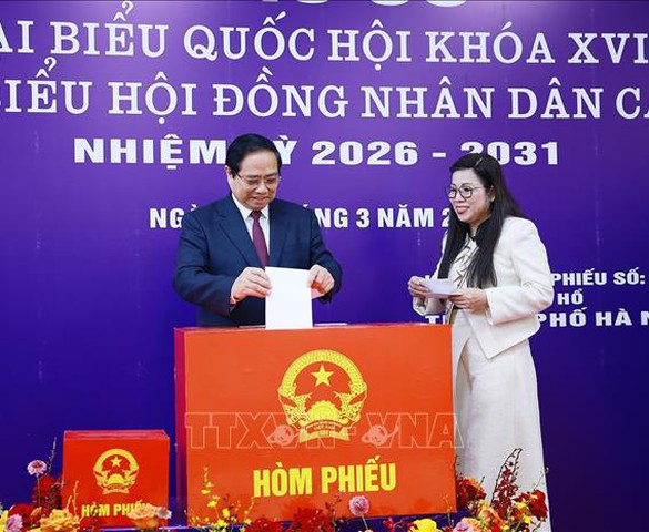 Thủ tướng Phạm Minh Chính bỏ phiếu bầu cử tại phường Tây Hồ, Hà Nội