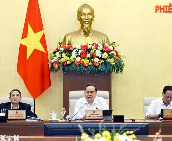 Phiên họp 55 của UBTV Quốc hội: Gỡ rào cản, khen thưởng kịp thời theo thành tích