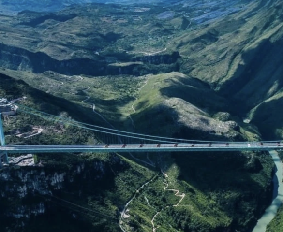 Huy động 22.000 tấn thép xây dựng cây cầu cao ngang tòa nhà chọc trời 200 tầng, rút ngắn thời gian di chuyển từ 2 giờ còn 1 phút