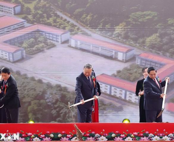 Tổng Bí thư: Đưa Trường Phổ thông nội trú thành "cột mốc mềm" về giáo dục vùng biên