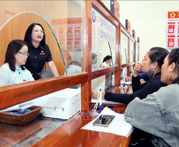 Đẩy mạnh phân cấp, phân quyền thủ tục hành chính cho chính quyền địa phương