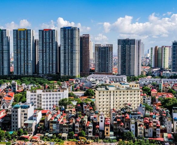 Doanh nghiệp "tay ngang" ồ ạt trở lại đường đua bất động sản