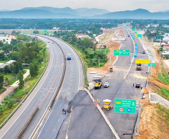 Chỉ 1 tháng nữa, thông tuyến cao tốc 20.400 tỷ với 77 cây cầu và 3 hầm xuyên núi kết nối miền Trung - Tây Nguyên