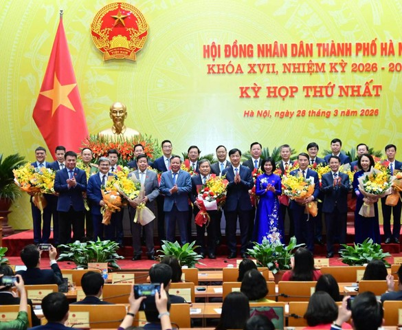 Bà Phùng Thị Hồng Hà, ông Vũ Đại Thắng tái đắc cử Chủ tịch HĐND và UBND TP Hà Nội