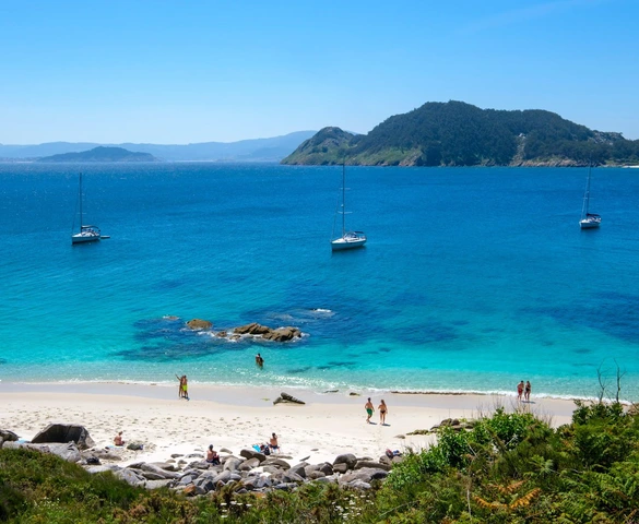 "Không xe cộ, bãi biển hoang sơ và nơi những loài chim biển ngự trị": Những hòn đảo nghỉ dưỡng được yêu thích ở châu Âu