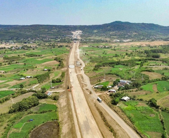 Cao tốc gần 11.000 tỷ với 1 hầm xuyên núi phải thông xe trong năm nay