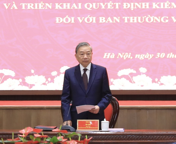 Bộ Chính trị tiếp tục giám sát Hà Nội trong việc thực hiện mục tiêu tăng trưởng hai con số