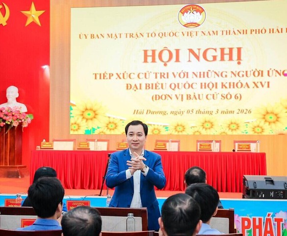 Trưởng ban Tuyên giáo Cơ quan UBTƯ MTTQ Việt Nam Vũ Văn Tiến trình bày chương trình hành động với cử tri Hải Phòng