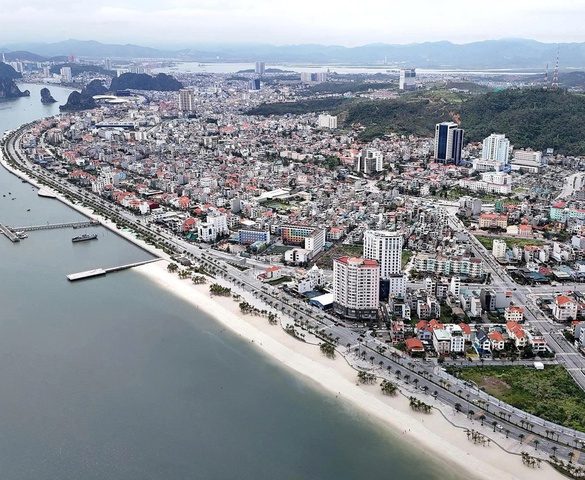 Quảng Ninh lấy ý kiến nhân dân việc thành lập thành phố trực thuộc Trung ương