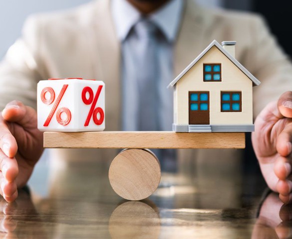 Lãi suất ngân hàng tăng: Nên gửi tiết kiệm lãi 10%/năm hay mua bất động sản cho thuê với lợi suất 3 - 4%/năm?