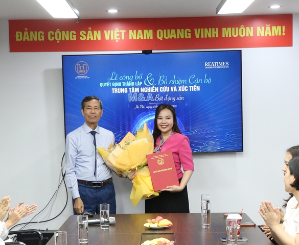 Công bố quyết định thành lập và bổ nhiệm cán bộ Trung tâm Nghiên cứu - Xúc tiến M&A Bất động sản