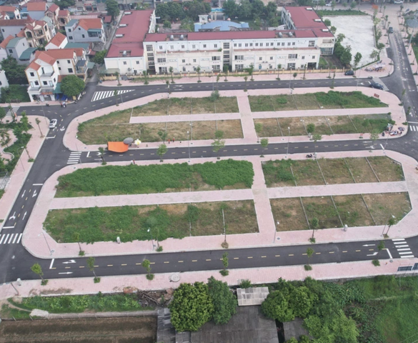 Giá đất nền Hà Nội "hạ nhiệt", giao dịch vẫn lao dốc: Ai đang "ôm hàng"?