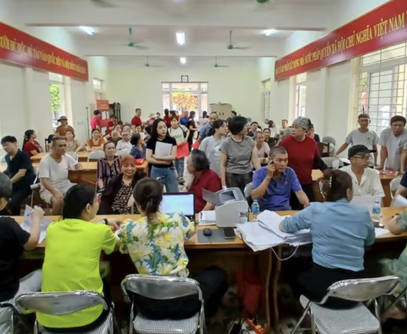 Người dân 2 thôn ngồi chật kín nhà văn hóa nhận tiền bồi thường đại dự án 925.000 tỷ sở hữu sân vận động lớn nhất thế giới của Việt Nam