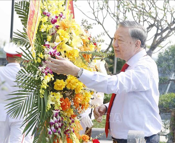 Tổng Bí thư, Chủ tịch nước Tô Lâm dâng hương tưởng niệm Tổng Bí thư Hà Huy Tập