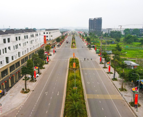 Thái Nguyên: "Ăn ké" nhiều tiện ích bên ngoài, shophouse Square City vẫn vắng người ở