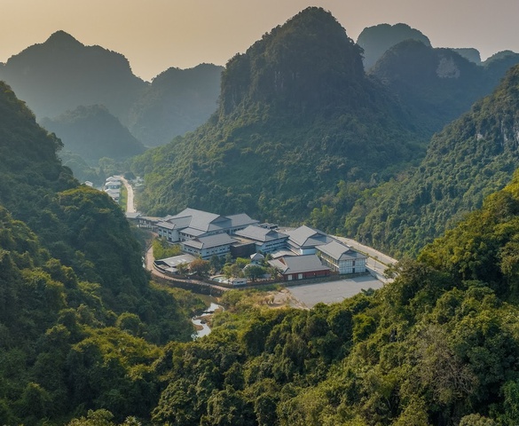 Tập đoàn khách sạn hàng đầu thế giới cùng Sun Group chính thức khai trương khu nghỉ dưỡng cao cấp nằm biệt lập giữa thung lũng