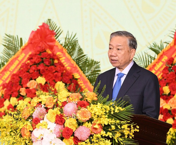 Quân khu 5 đón nhận danh hiệu Anh hùng lực lượng vũ trang nhân dân trong niềm tự hào của miền Trung và Tây Nguyên