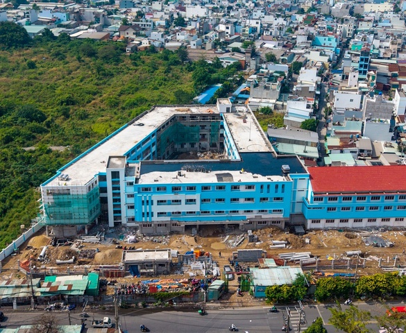 Sắp hoàn thiện trường học đầu tiên xây dựng trên nền đất khu nghĩa trang lớn nhất thành phố