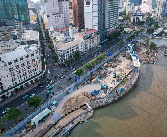 TP giàu nhất Việt Nam sắp hoàn thiện cầu đi bộ vượt sông 1.000 tỷ: Kiến trúc lá dừa nước, doanh nghiệp thực phẩm tài trợ kinh phí