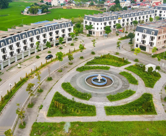 Thái Nguyên: Đất trống trải dài, shophouse đầy cỏ dại tại khu đô thị Việt - Hàn