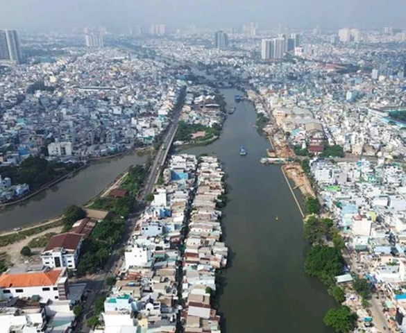 Chi gần 100.000 tỷ giải tỏa 15.708 căn nhà, TP giàu nhất Việt Nam quyết 'xóa sổ' kênh đen tại 3 phường