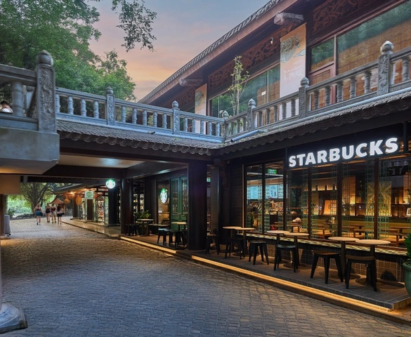Starbucks tiếp tục mở cửa hàng đậm chất truyền thống thứ 2 ngay tại Di sản thiên nhiên thế giới của Việt Nam