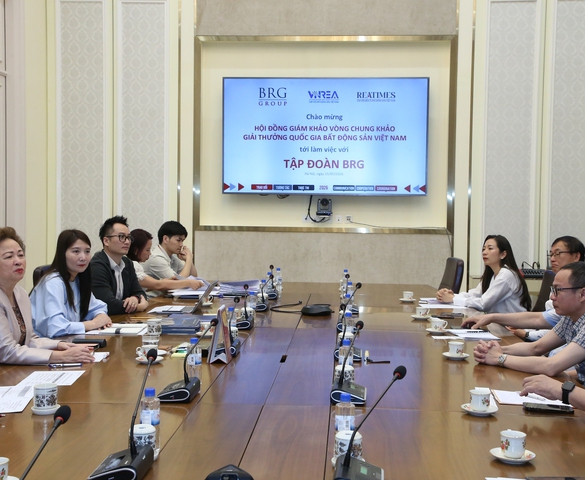 Hội đồng Giám khảo Chung khảo Giải thưởng Quốc gia Bất động sản Việt Nam lần thứ II làm việc với Tập đoàn BRG