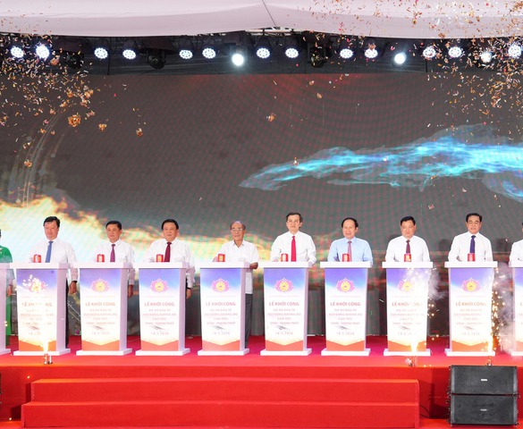 Khởi công dự án đường bộ cao tốc Vinh – Thanh Thuỷ