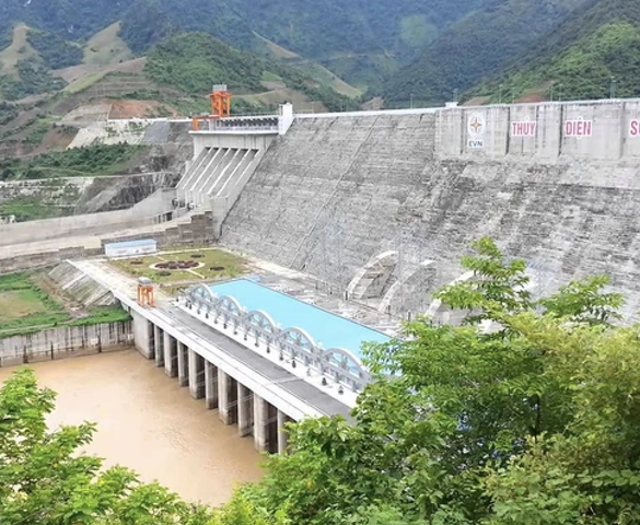 Huy động gần 3 triệu m3 bê tông, Việt Nam hoàn thành công trình lot top thế giới, bên cạnh những công trình của Trung Quốc, Nga, Paraguay, Mỹ, Venezuela