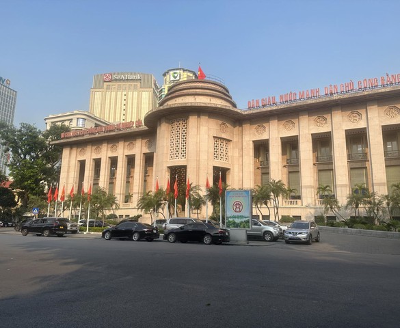 Lãi suất tiết kiệm phân hóa mạnh, Ngân hàng Nhà nước liên tiếp ra công văn chỉ đạo