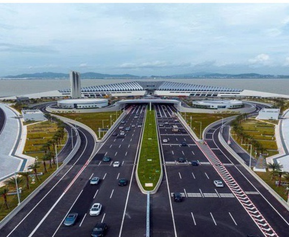 ‘Siêu hầm’ xuyên biển phức tạp nhất thế giới: Dài gần 7km, ghép từ 32 khối bê tông nặng 80.000 tấn