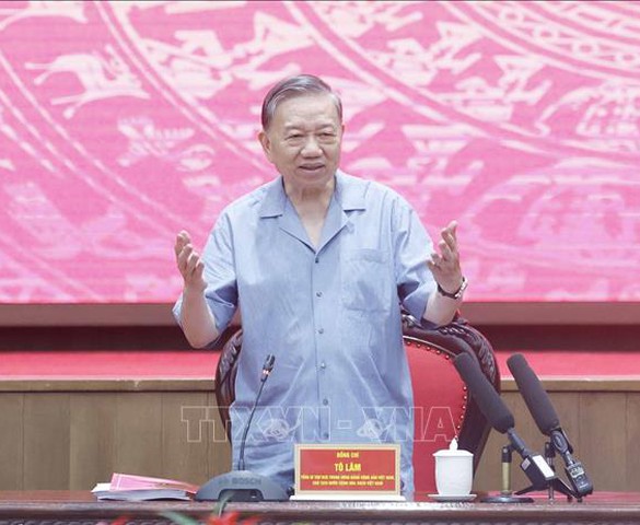 Thông qua dự thảo Báo cáo kết quả kiểm tra, giám sát (đợt 2) đối với Ban Thường vụ Thành ủy Hà Nội