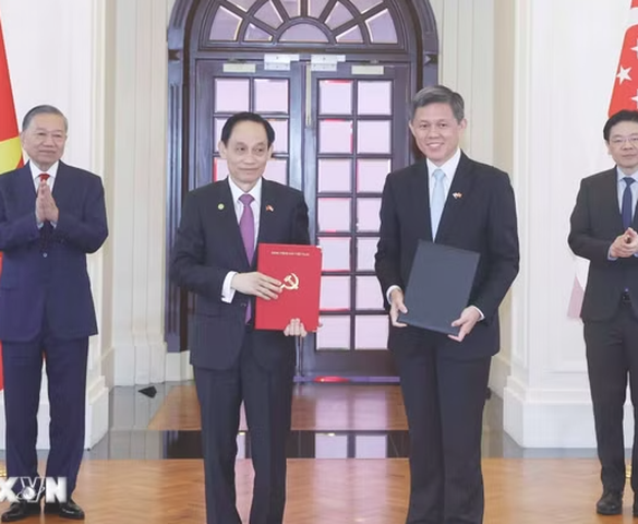 Việt Nam và Singapore ký kết hàng loạt văn kiện hợp tác