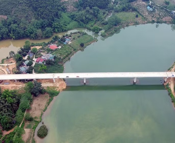 Cao tốc dài hơn 100km chạy xuyên tỉnh rộng thứ 2 miền Bắc nỗ lực ‘về đích’